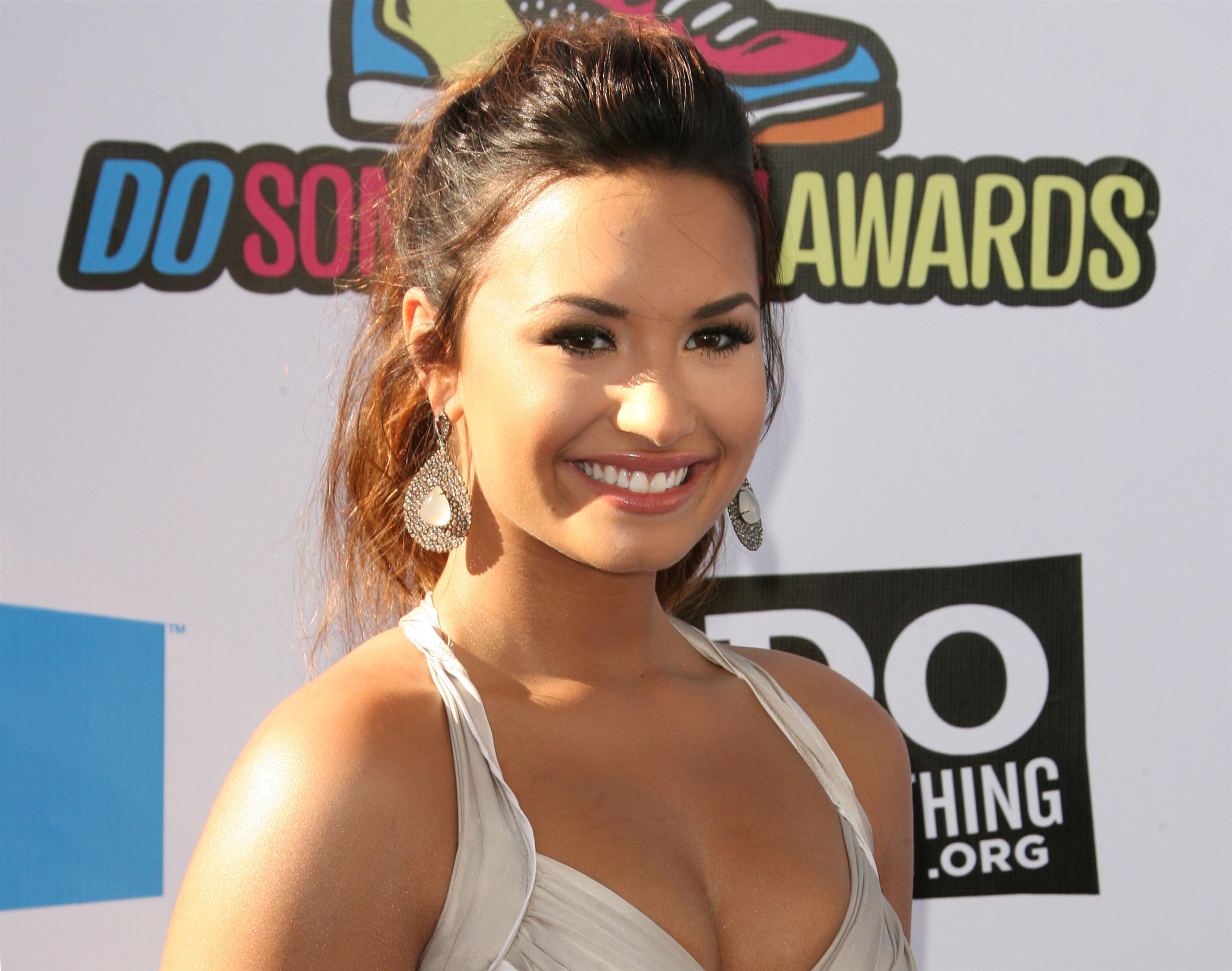 Demi Lovato - Celebs at Do Something Awards 2011 Photos | Picture 59567